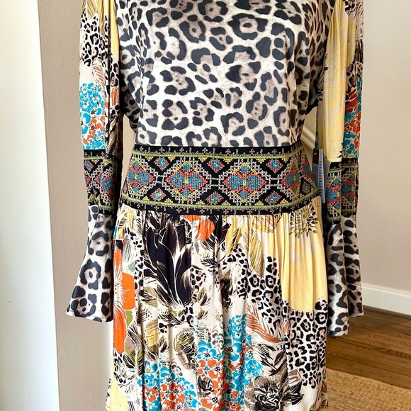 NWT Chic animal print flowy blouse by Sharon Young. Size medium. NEW - Picture 2 of 7